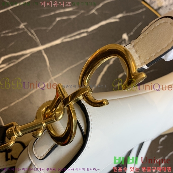 ��� ����� DRW298539-4