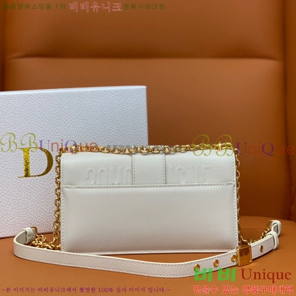 #��� 30 ���״� �̽�Ʈ ����Ʈ ü�ι� M9334-201