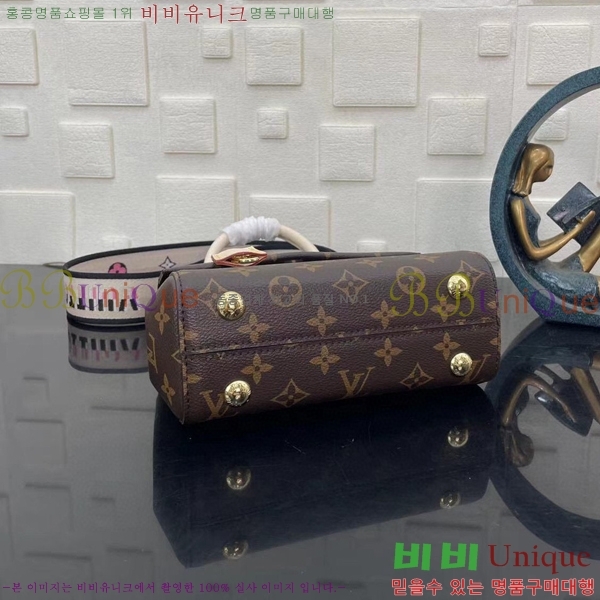 #���̺��� Ŭ��� �̴� ���׷� M46055-101