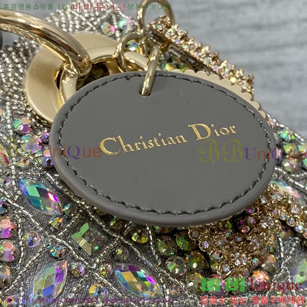 #��� ���̵�� �̴� M050566-302