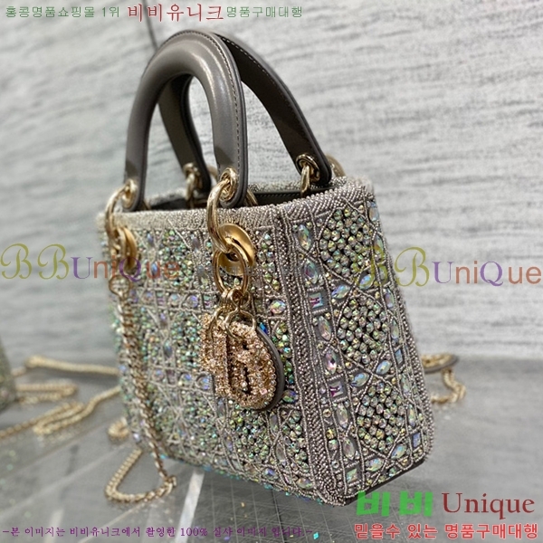 #��� ���̵�� �̴� M050566-302