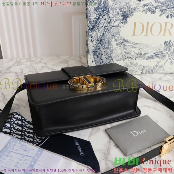 ��� 30 ������ ũ�ν��� 28D876581-5