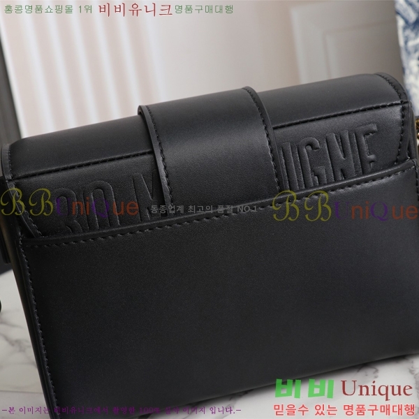 ��� 30 ������ ũ�ν��� 27D876921-5