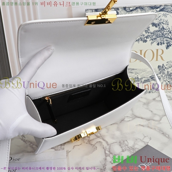 ��� 30 ������ ũ�ν��� 28D876581-2