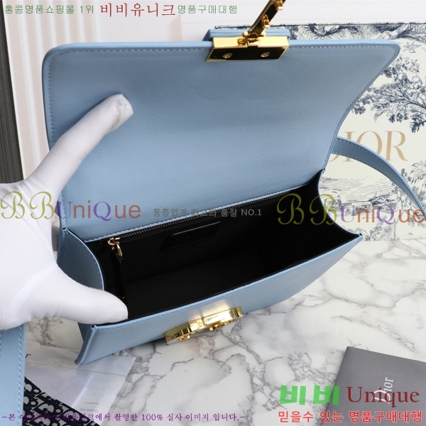 ��� 30 ������ ũ�ν��� 28D876581-1