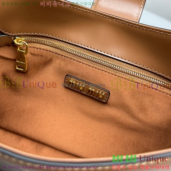 #�̿�̿� �ΰ� ��Ż ���� ȣ���� 5BC151-831