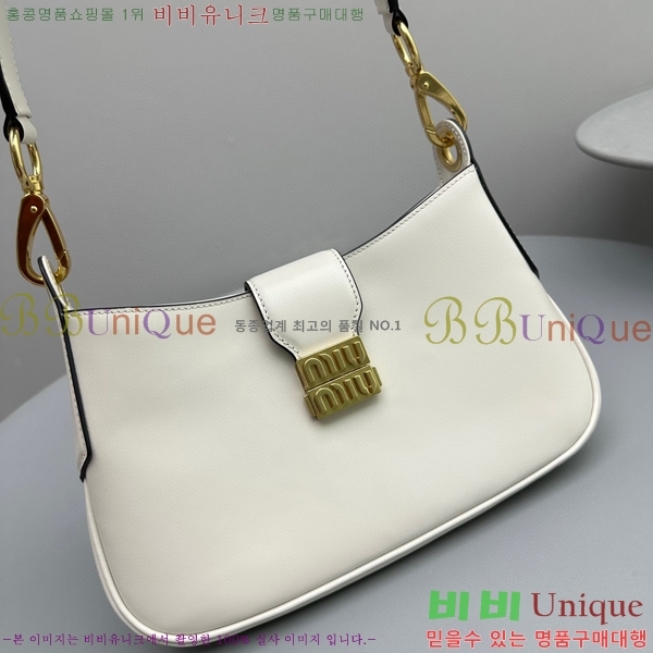 #�̿�̿� �ΰ� ��Ż ���� ȣ���� 5BC151-832