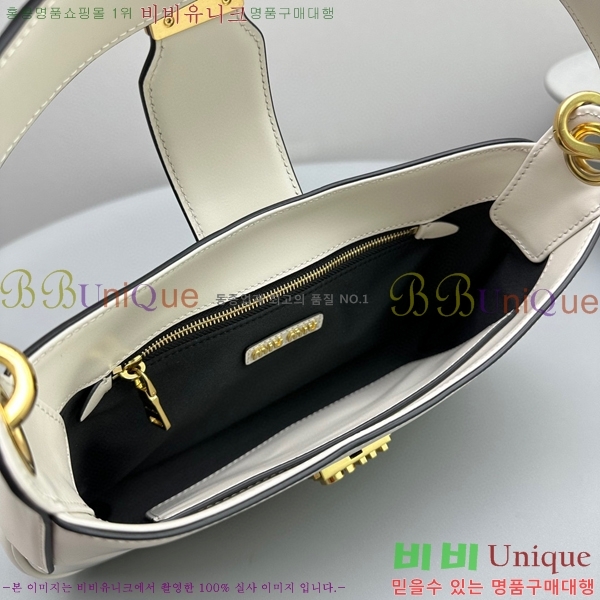 #�̿�̿� �ΰ� ��Ż ���� ȣ���� 5BC151-832