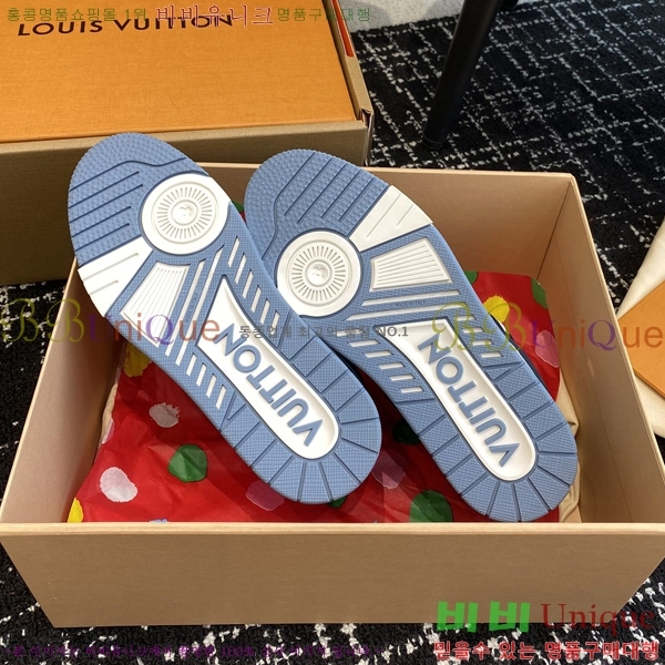 ���̺��� LV Ʈ���̳� ����Ŀ�� 48L2412434-8