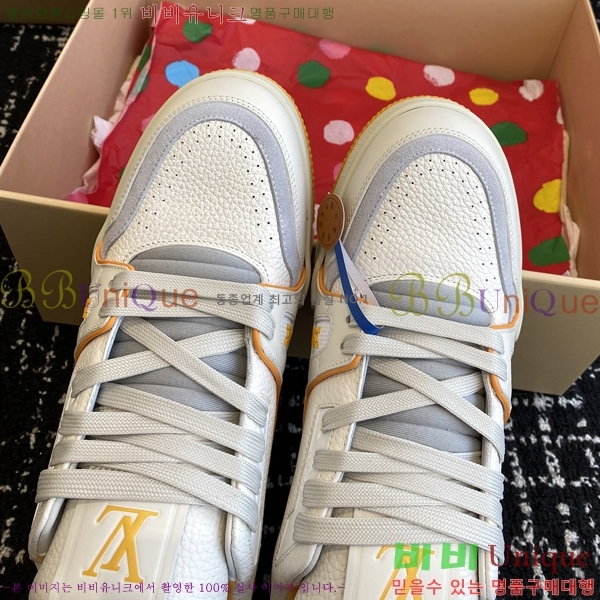 ���̺��� LV Ʈ���̳� ����Ŀ�� 45L2412430-5