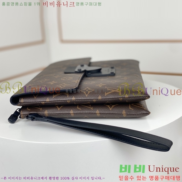 ���̺��� ����Ʈ Ŭ��ġ�� M82598-1