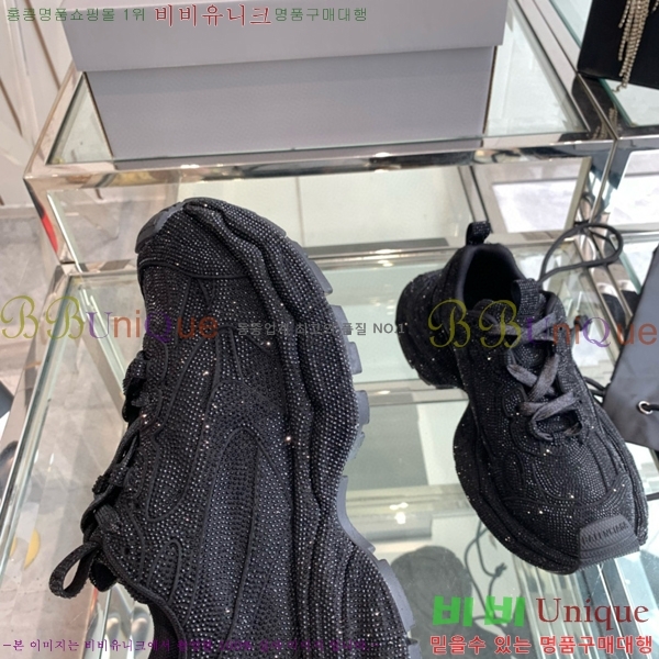 �߷��þư� 3XL Ʈ���̳� ����Ŀ�� BLA356600-103