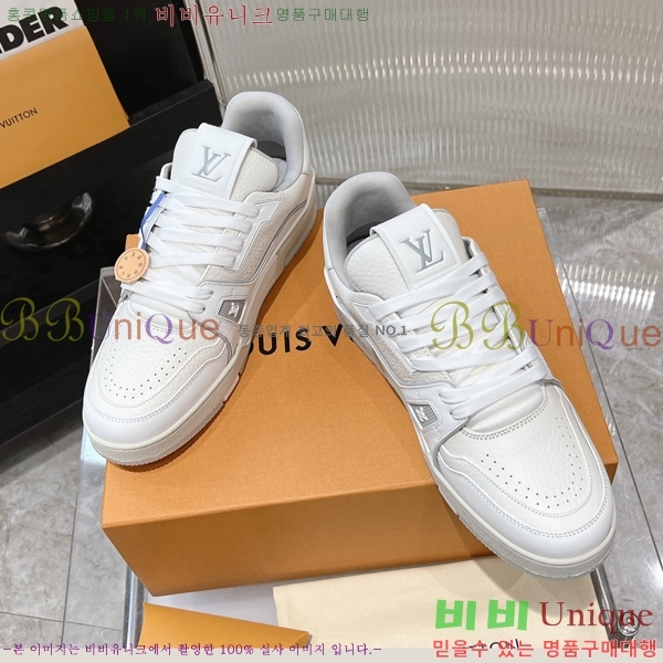 ���̺��� LV Ʈ���̳� ����Ŀ�� 48L2412435-8