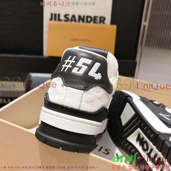 NEW LV Ʈ���̳� ����Ŀ�� 44L2412435-3