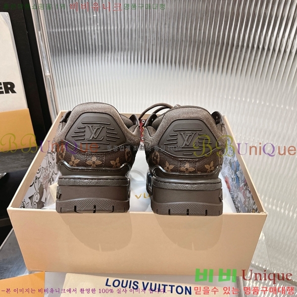 NEW LV Ʈ���̳� �ƽ� ����Ŀ�� 40L249272-77-1