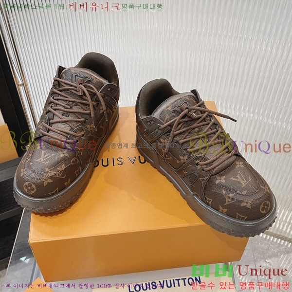 NEW LV Ʈ���̳� �ƽ� ����Ŀ�� 40L249272-77-1