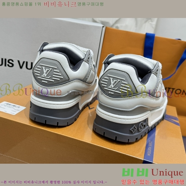 NEW LV Ʈ���̳� �ƽ� ����Ŀ�� 40L249272-77-3