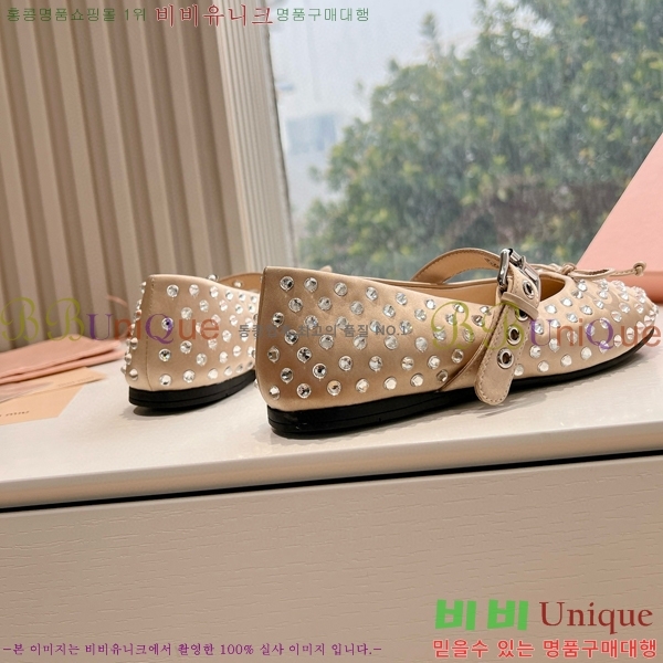 �̿�̿� �޸����� �÷����� 32MU2411-158-4