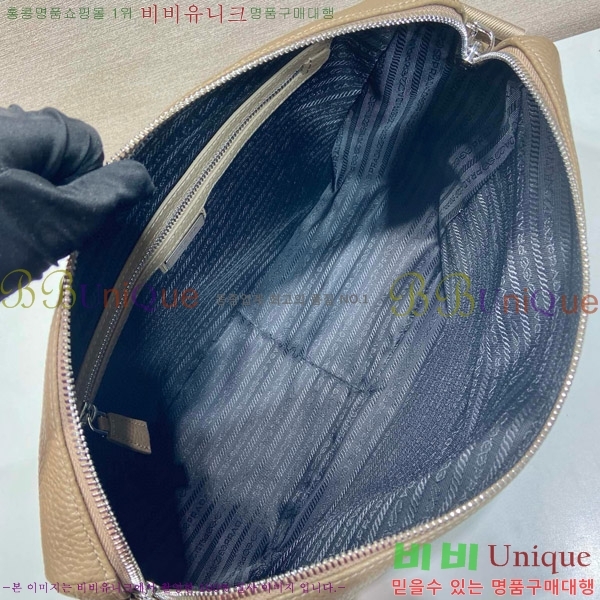 #����� �ﰢ �ΰ� ���� ũ�ν��� 2VH182-102