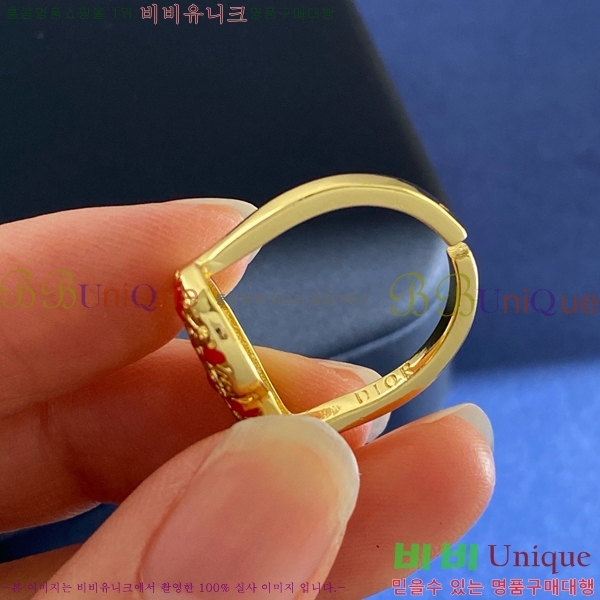 ��� ���� D8500172-6