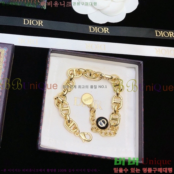 ��� ���� D4O09233-5