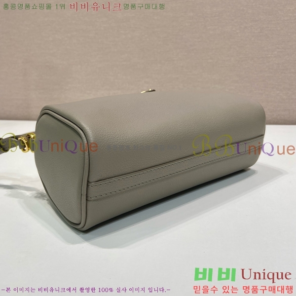 #����� �ﰢ �ΰ� ũ�ν��� 1BC239-103