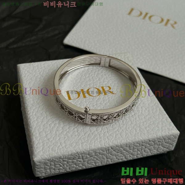 ��� ���� D4O12055-5