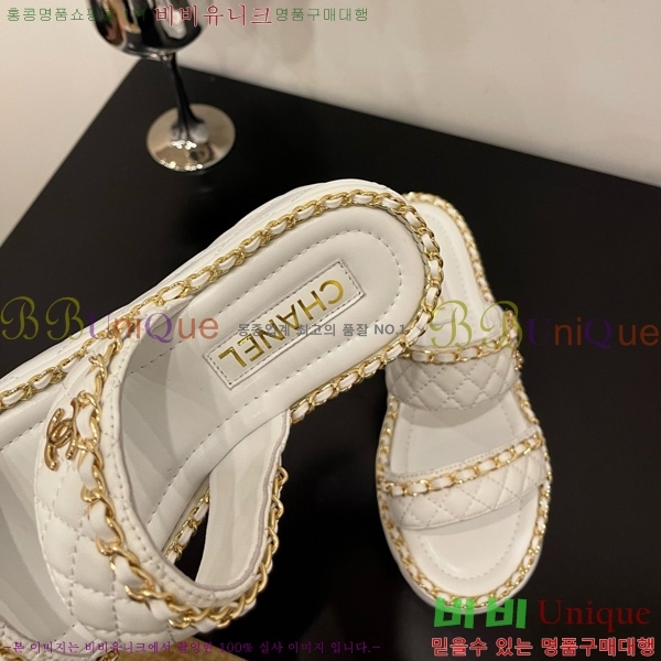 ��* �� ���� 31CH825582-4