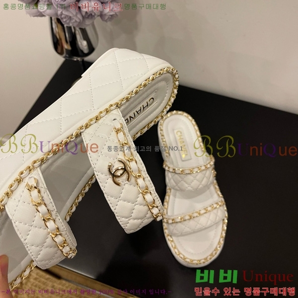 ��* �� ���� 31CH825582-4