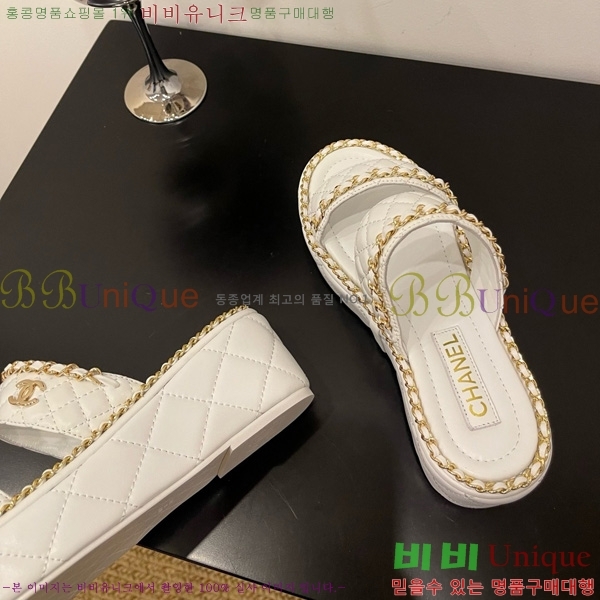 ��* �� ���� 31CH825582-4