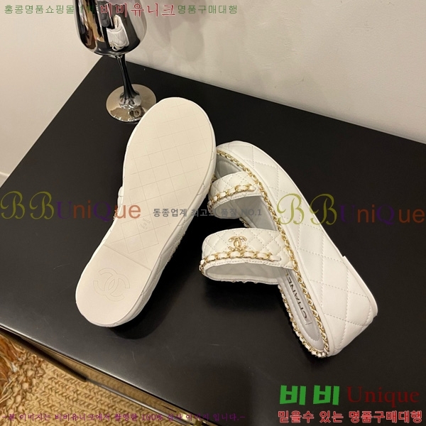 ��* �� ���� 31CH825582-4