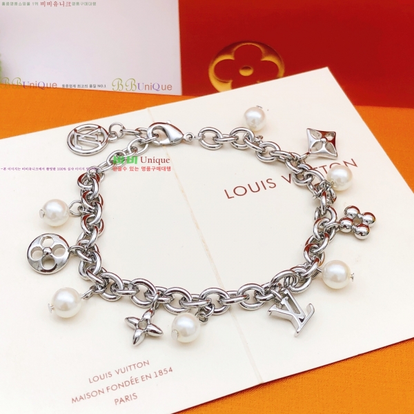 ���� ���̺��� Ŭ���� ���� 8L256185-2