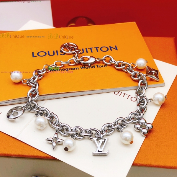 ���� ���̺��� Ŭ���� ���� 8L256185-2