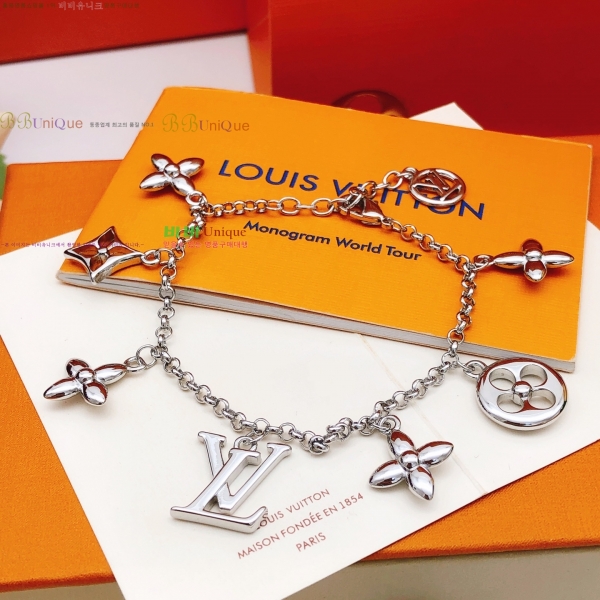 ���� ���̺��� Ŭ���� ���� 8L256185-3