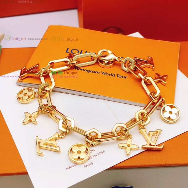 ���� ���̺��� Ŭ���� ���� 8L256185-4