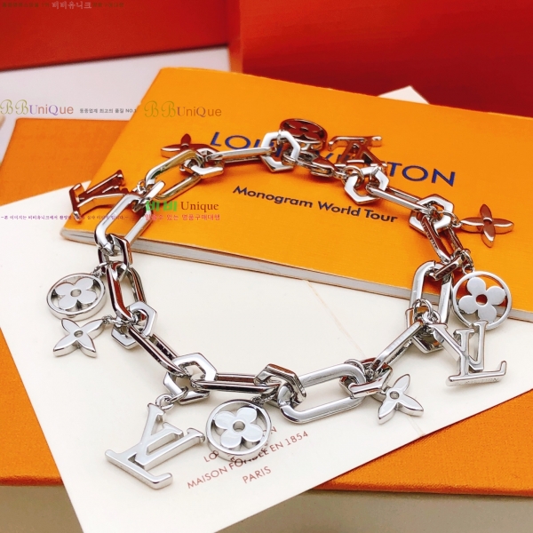 ���� ���̺��� Ŭ���� ���� 8L256185-4