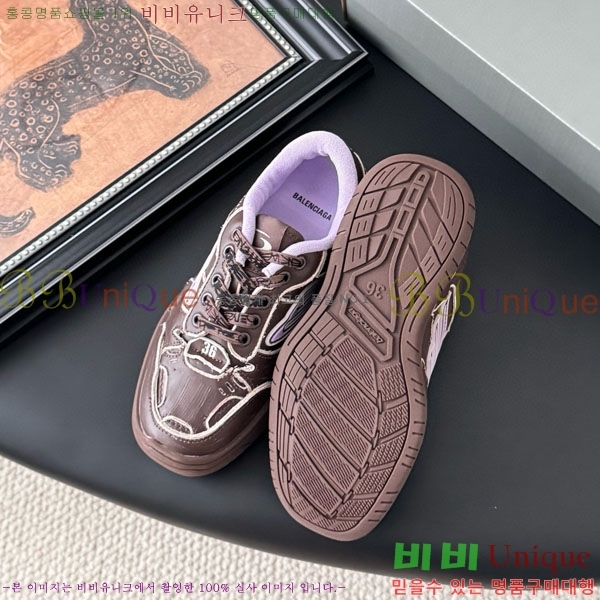 �������� �߷��þư� ����Ŀ�� B36000025