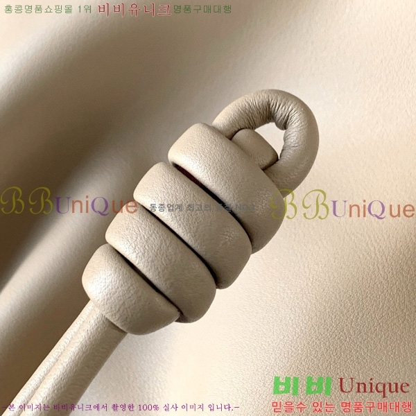 #�ο��� ���� �ö���� Ŭ��ġ 9084-102