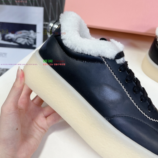 ���� �̿�̿� �þ �� ����Ŀ�� 36MU25101611-3