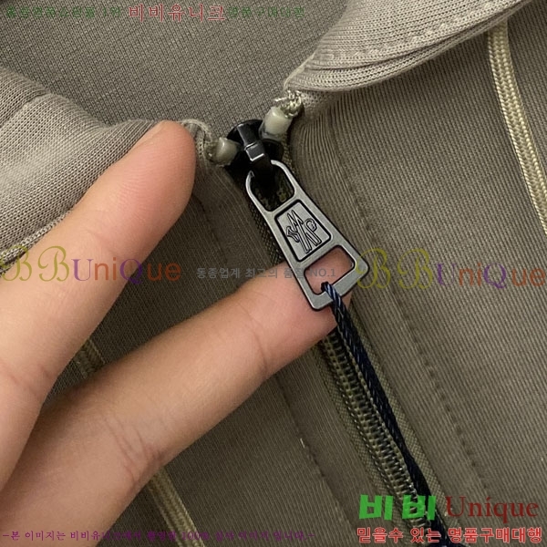 ���� ��**�� ���� MO780948-2