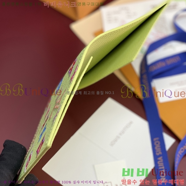 #���̺��� �н���Ʈ Ŀ�� M28281-103