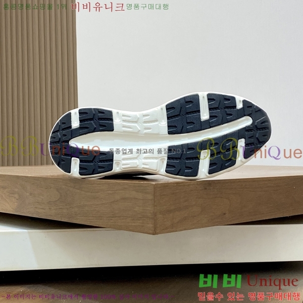 ���� ��**�� ����Ŀ�� M329747-1