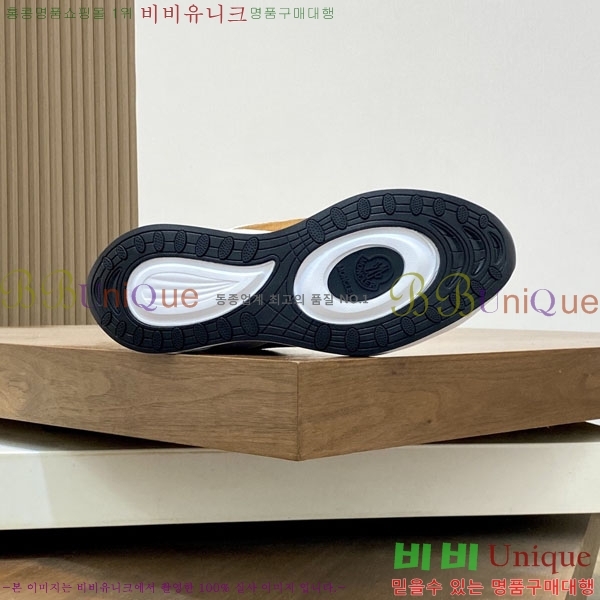 ���� ��**�� ����Ŀ�� MO592266-2