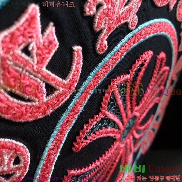 ���� ũ������ ���� Ƽ���� CH812463-2