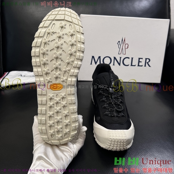 ���� ��**�� ����Ŀ�� MO9906801-4