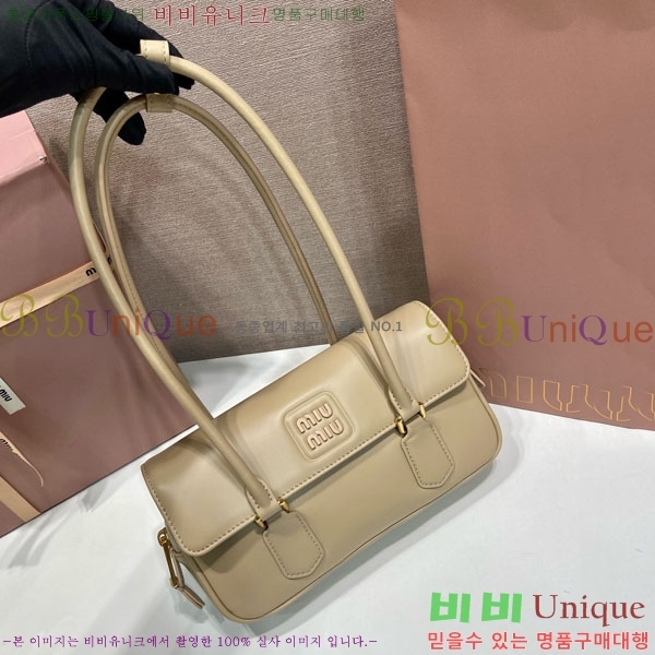 #�̿�̿� �Ƹ�ī�� ���׹� 5BD282-102