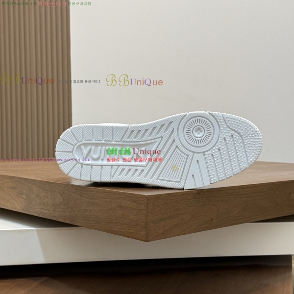���� ���̺��� Ʈ���̳� ����Ŀ�� 50LT267146-2