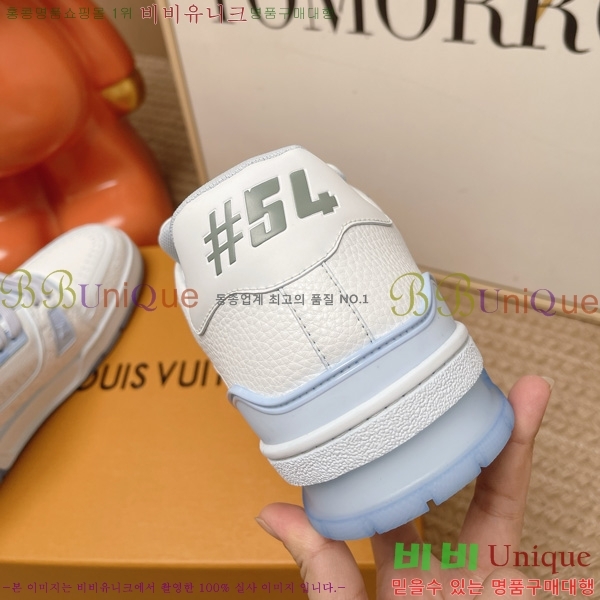 �������� ���̺��� Ʈ���̳� ����Ŀ�� LT2600691-3