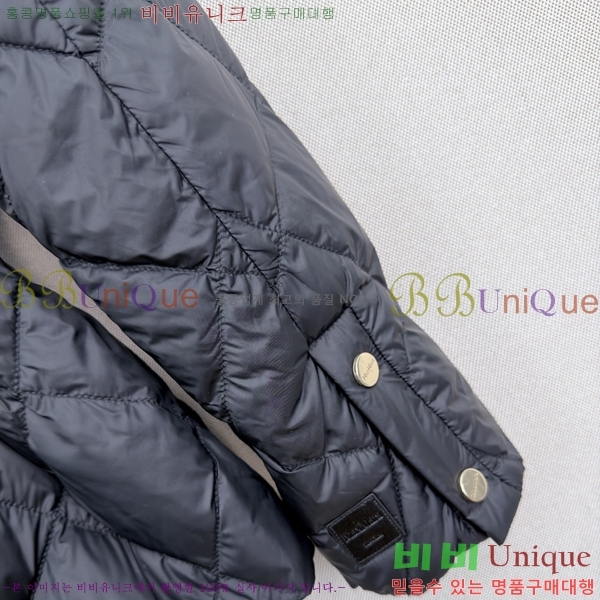 ���� ��**�� �ٿ� �е� MAX047402-1